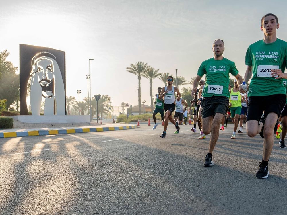 سباق زايد الخيري وماراثون سور الصين نموذج للتعاون الإماراتي الصيني