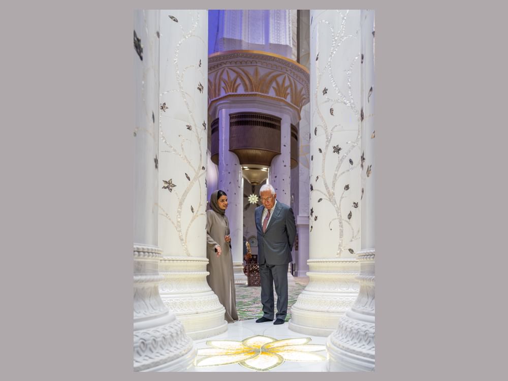 El presidente del Consejo Europeo visita la Gran Mezquita del jeque Zayed en Abu Dabi