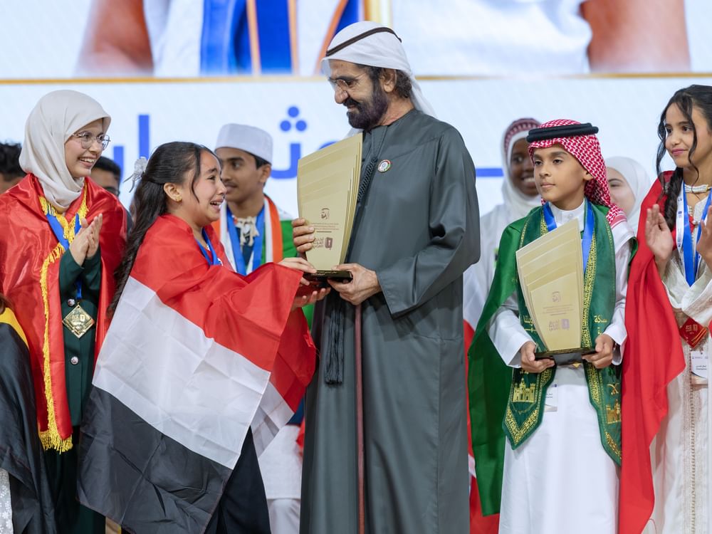 محمد بن راشد يُتوِّج ميار عثمان من مصر بطلةً لتحدي القراءة العربي في دورته العاشرة