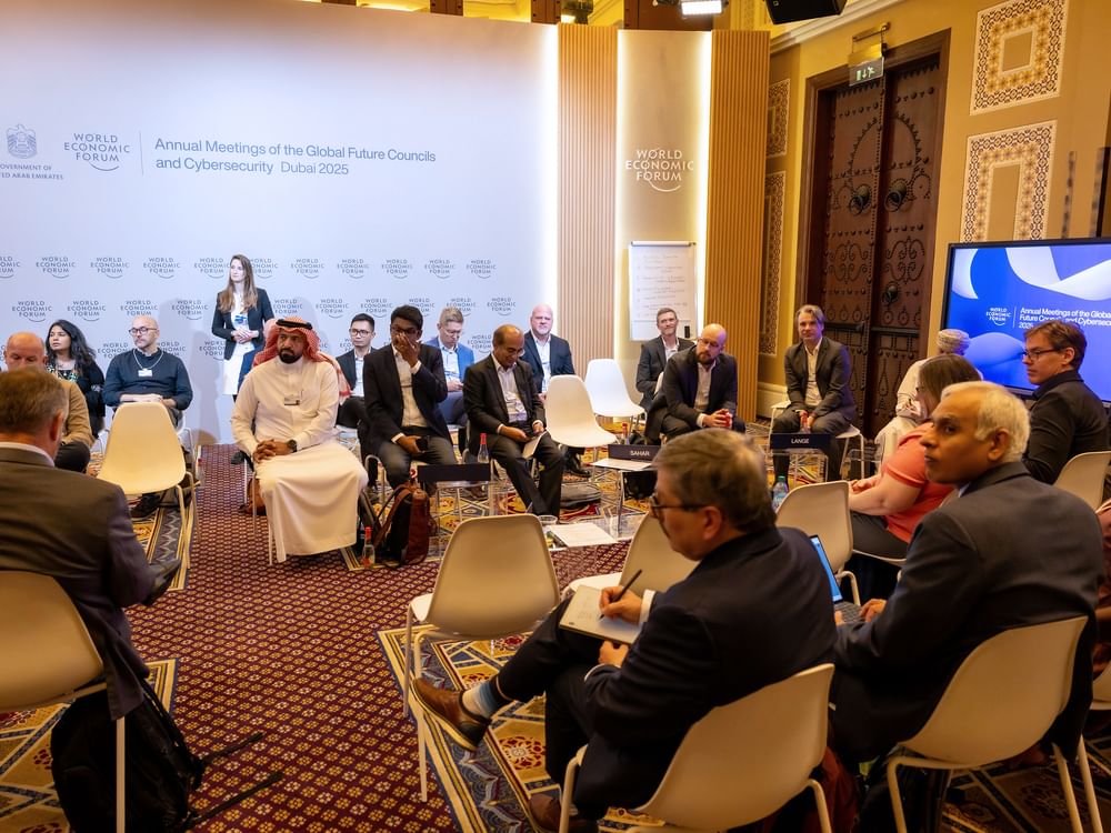 مسؤولون وخبراء يتشاركون الرؤى لمستقبل مجتمعات متوازنة ومستدامة