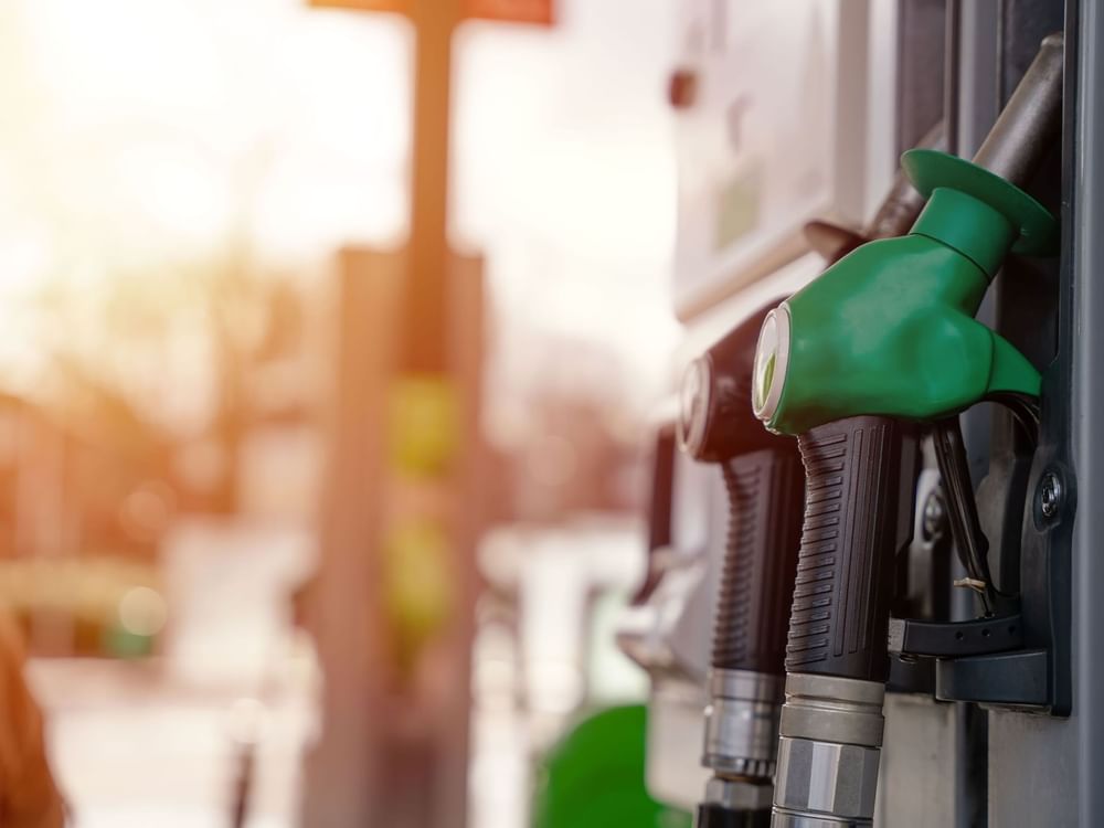 Комитет по ценам на топливо ОАЭ утвердил цены на сентябрь