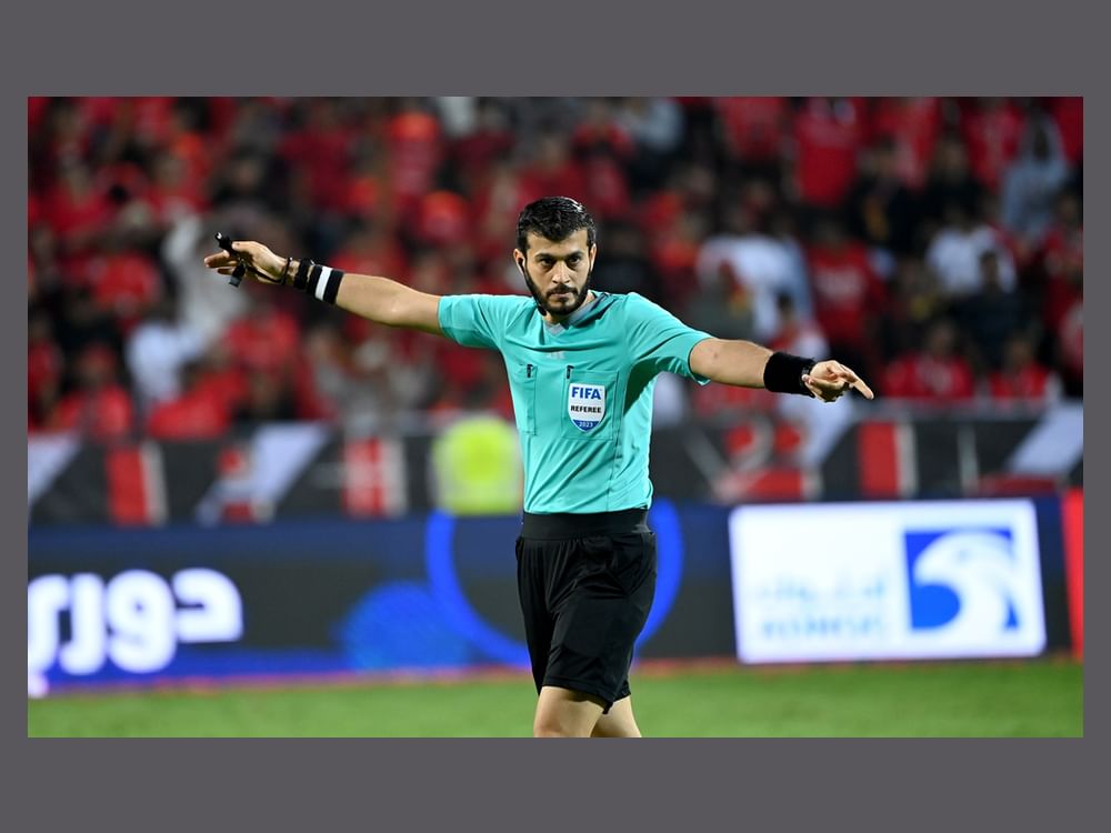 طاقم إماراتي يدير لقاء الأدرن والبحرين في كأس آسيا