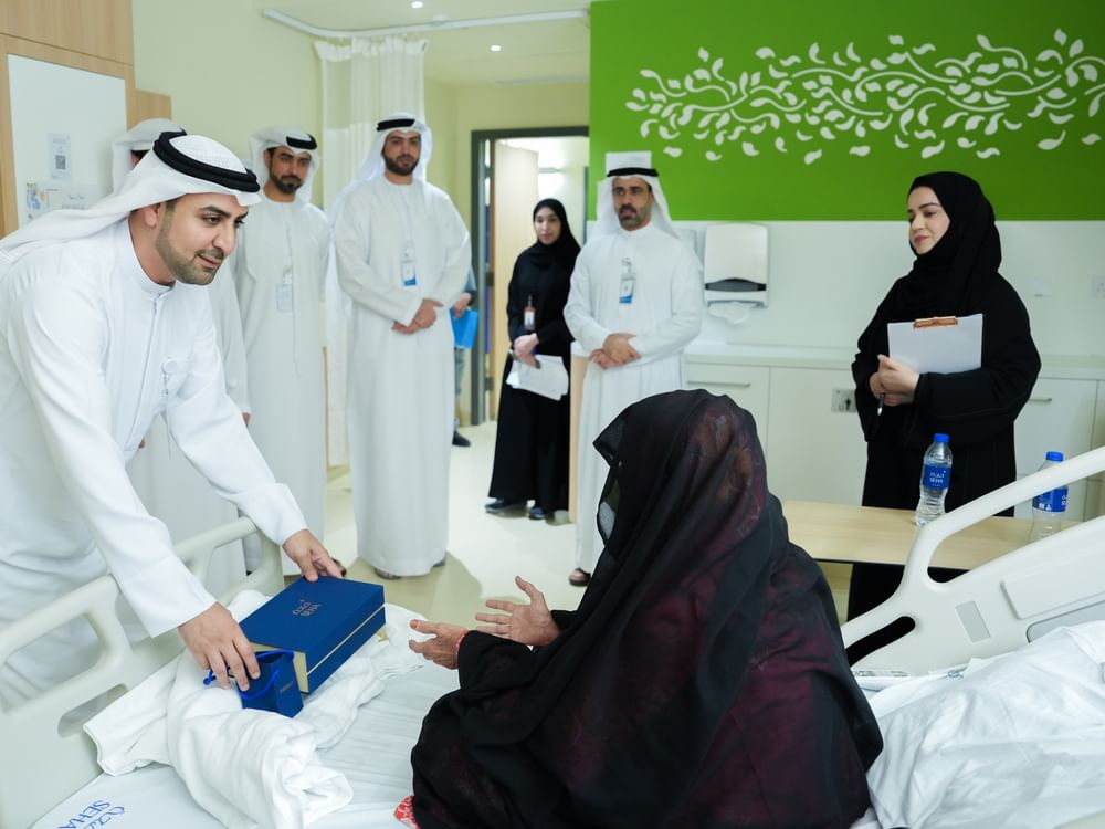 "التنمية الأسرية" تزور كبار المواطنين والمقيمين بـ"مستشفى طحنون بن محمد" في العين 