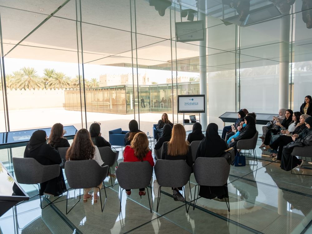"ثقافة وسياحة أبوظبي" تحتفي بيوم المرأة الإماراتية في معالم العين التاريخية