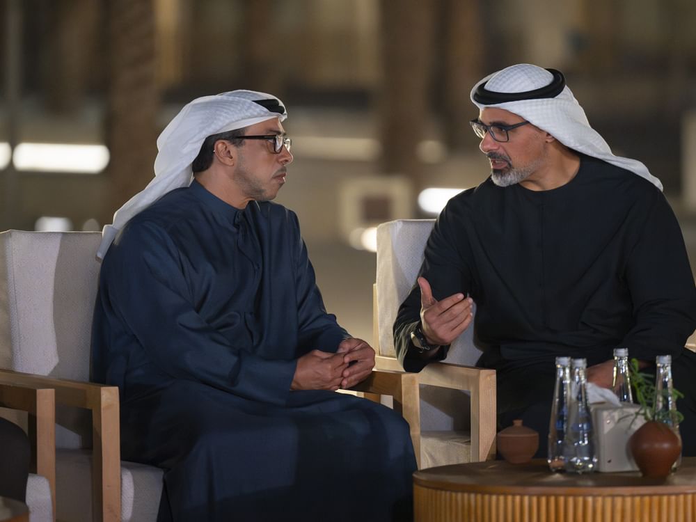 Mansour bin Zayed y Khaled bin Mohamed bin Zayed asisten al majlis de Ramadán del Gobierno de Abu Dabi en Qasr Al Hosn
