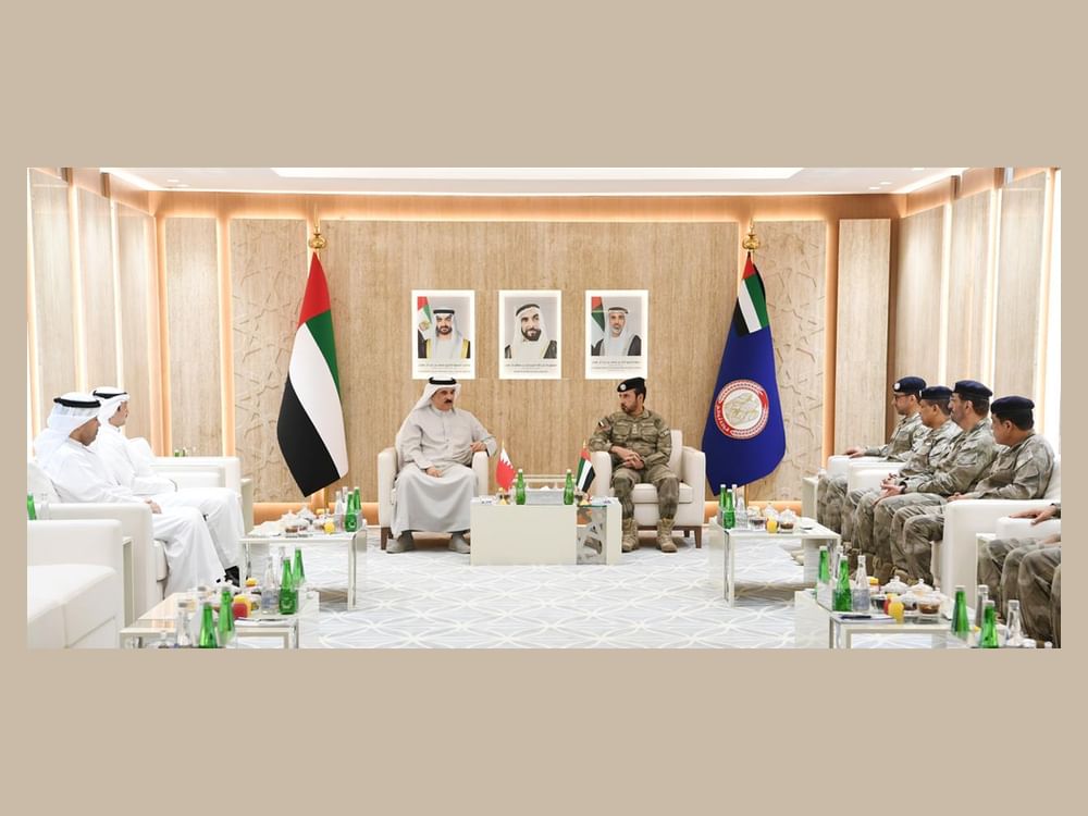 قائد عام شرطة أبوظبي يبحث وسفير البحرين تعزيز التعاون الأمني