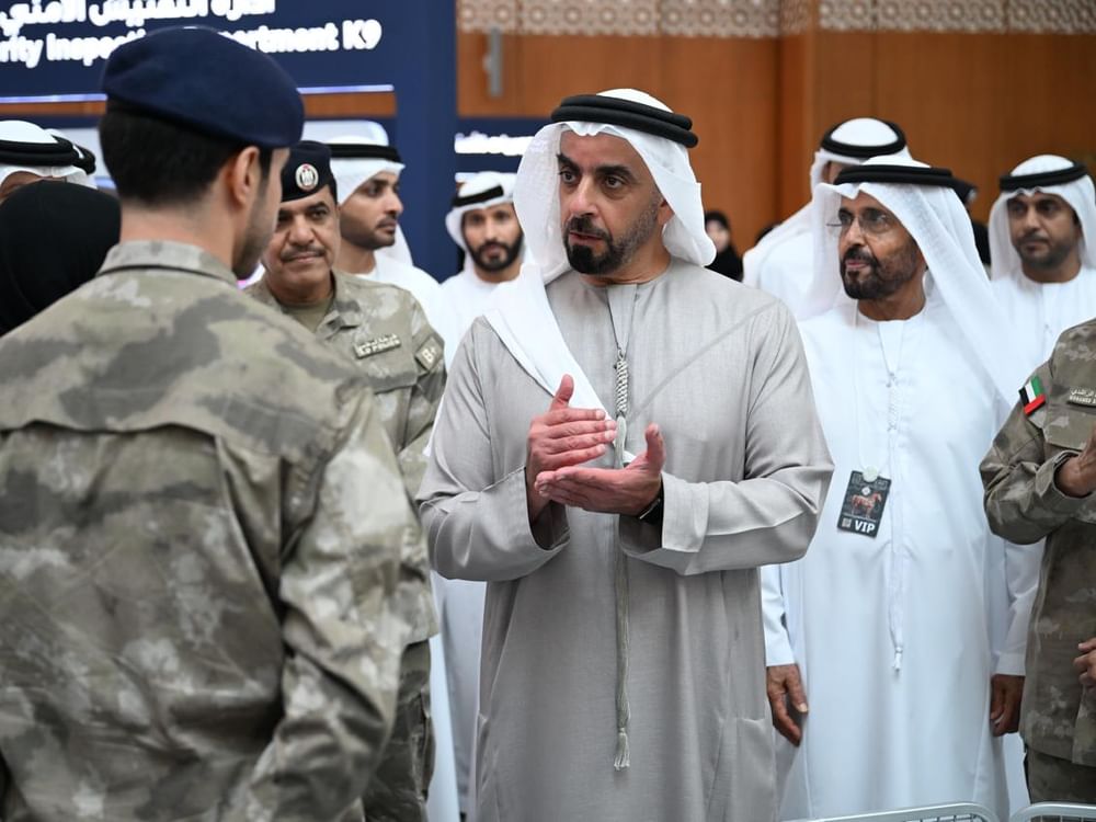 سيف بن زايد يزور منصة شرطة أبوظبي في المعرض الدولي للصيد والفروسية 2026