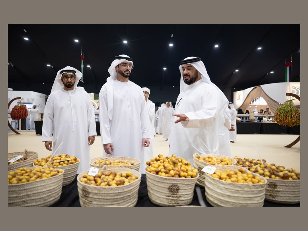 سلطان بن حمدان بن زايد يزور مهرجان ليوا للرطب