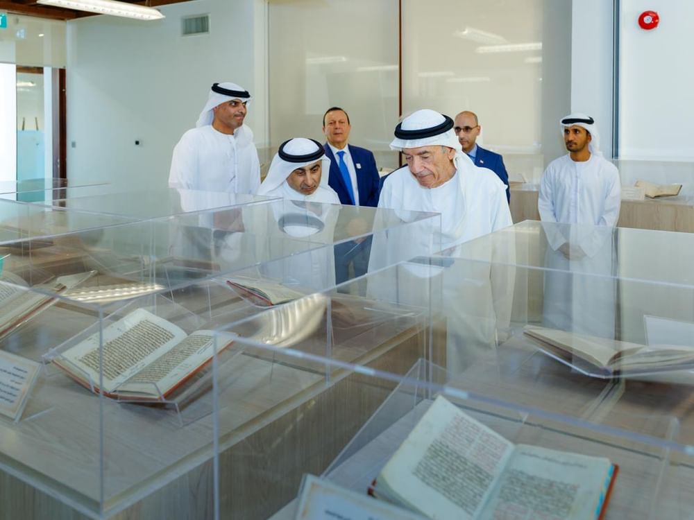 جامعة الإمارات تحتفي بإرثها العلمي في "معرض المخطوطات – هوية وتنمية مستدامة"