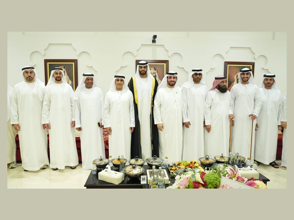 سالم بن سلطان القاسمي يحضر أفراح الخميري والرميثي في أبوظبي 