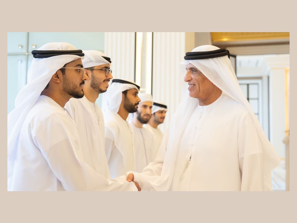 خلال استقبال سموه خريجي ودارسي برنامج المنح الدراسية برأس الخيمة... سعود بن صقر: التعليم استثمار إستراتيجي في بناء الإنسان وضمانة لمستقبل الوطن