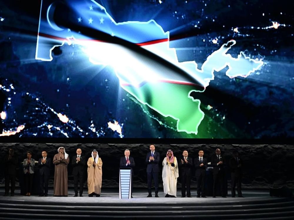 Le président de l’Ouzbékistan inaugure le premier projet national à grande échelle associant solaire et stockage par batteries