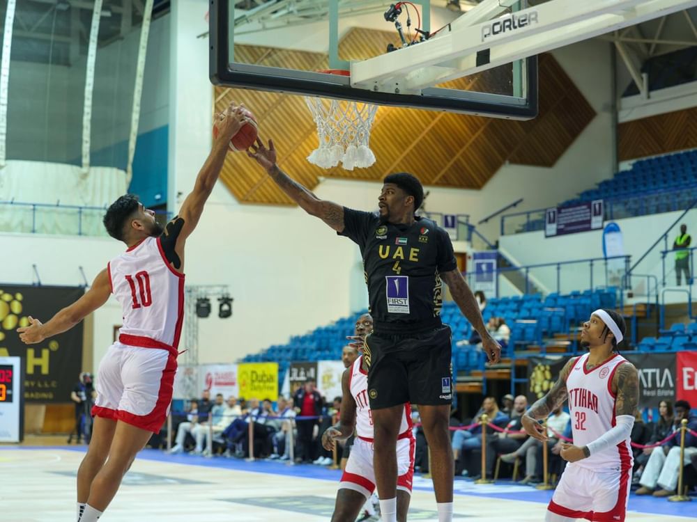 منتخب الإمارات يتأهل إلى نهائي بطولة دبي الدولية لكرة السلة 