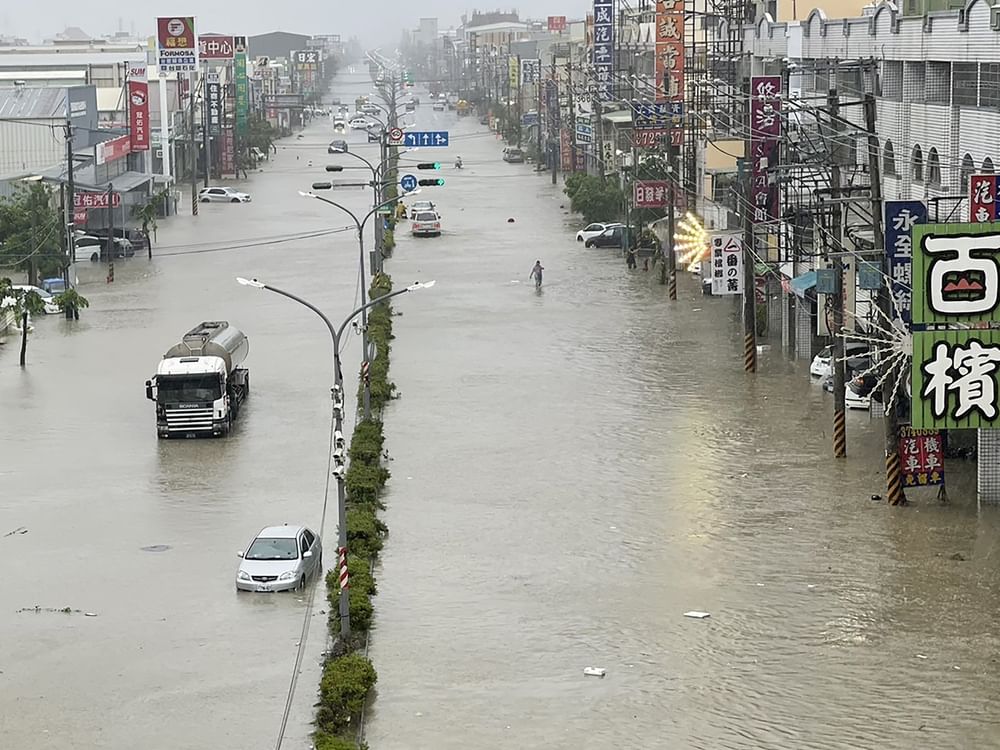 Le typhon Gaemi coule un cargo au large de Taïwan ; neuf membres d'équipage sont portés disparus