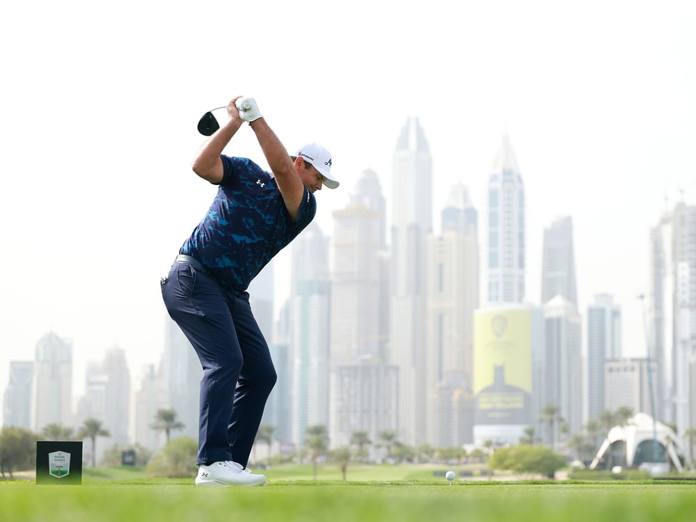  باتريك ريد يحافظ على صدارة "هيرو دبي ديزرت كلاسيك" للجولف