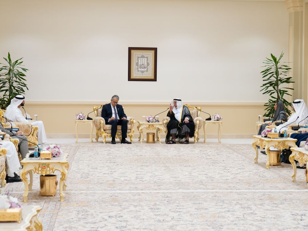 حاكم الشارقة يستقبل مدير عام اليونسكو