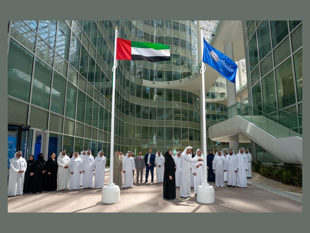 "كهرباء ومياه دبي" تحتفي برفع راية حمدان للخدمات الحكومية 2025 في مقرها الجديد