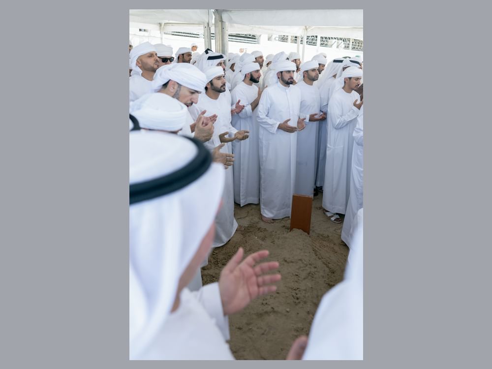 تشييع جثمان الشيخ أحمد بن راشد إلى مثواه الأخير