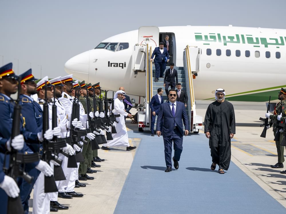رئيس الدولة ورئيس وزراء العراق يبحثان علاقات البلدين والتطورات الإقليمية