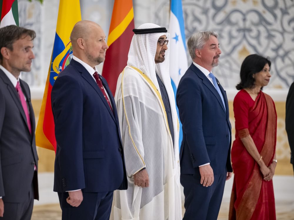 El presidente de EAU recibe las credenciales de nuevos embajadores y presencia la toma de posesión del embajador emiratí en Brasil