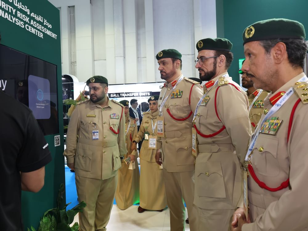 شرطة دبي تستعرض 10 خدمات أمنية متخصصة وأنظمة ذكية في معرض المطارات  دبي
