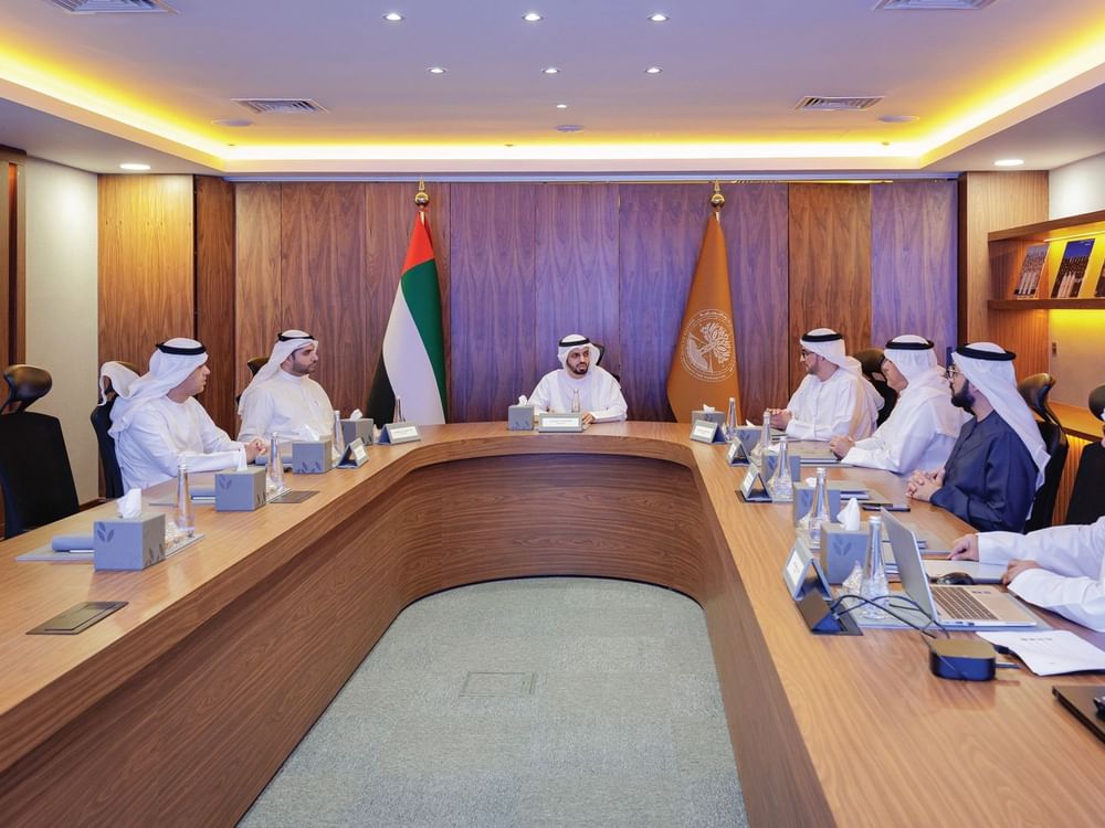 مجلس أمناء جامعة محمد بن زايد للعلوم الإنسانية يعقد اجتماعه الأول بتشكيله الجديد