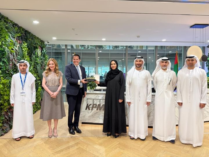 "الموارد البشرية والتوطين" تستعرض مع القطاع الخاص السياسات والمبادرات الرائدة لاستدامة التوطين
