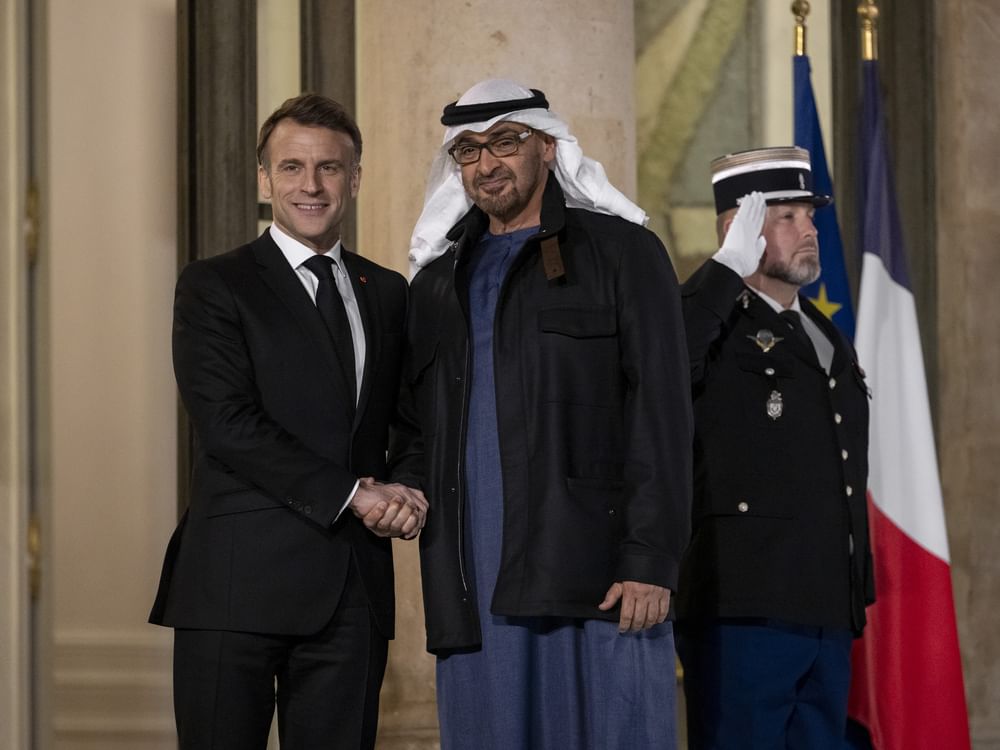 رئيس الدولة يصل فرنسا في زيارة عمل