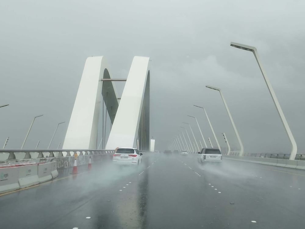 Heavy rain, thunderstorms sweep across UAE, affecting multiple emirates, key cities