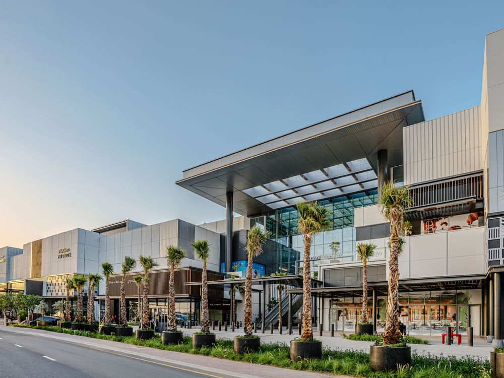 Dubai Holding Asset Management открыла торговый центр Nad Al Sheba Mall в Дубае