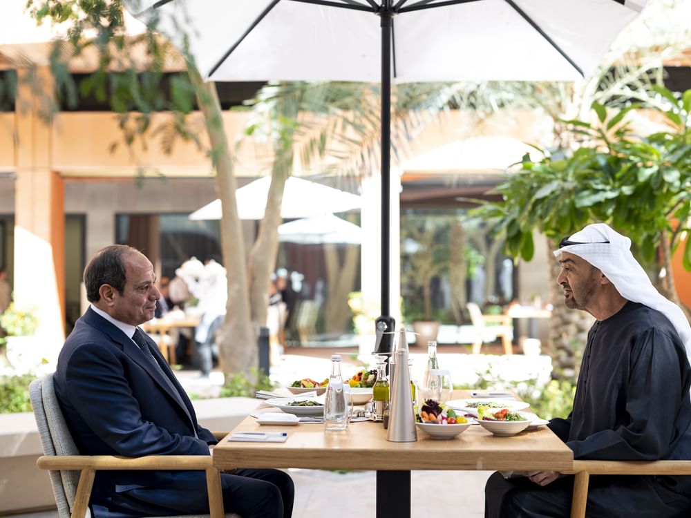 Les présidents des Émirats arabes unis et de l’Égypte passent en revue les relations bilatérales et les développements régionaux