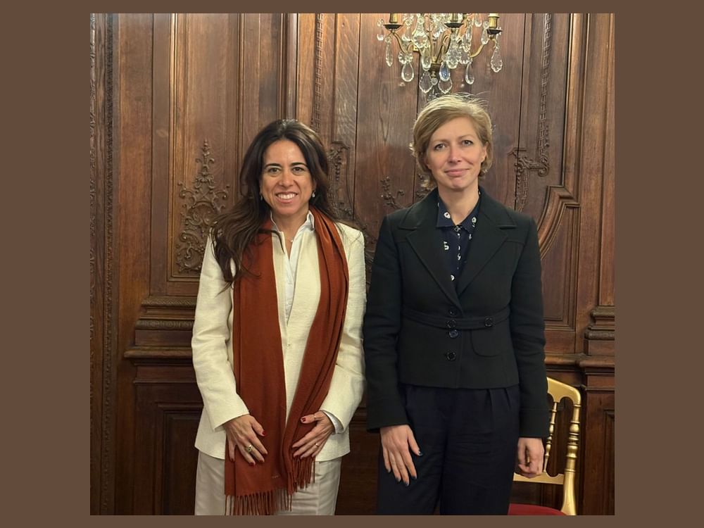 Lana Nusseibeh holds extensive talks on regional matters in Paris