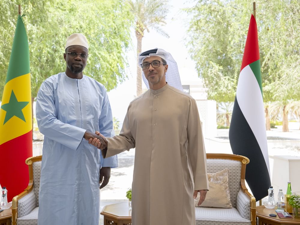 منصور بن زايد يستقبل رئيس وزراء السنغال ويبحثان تعزيز التعاون الثنائي