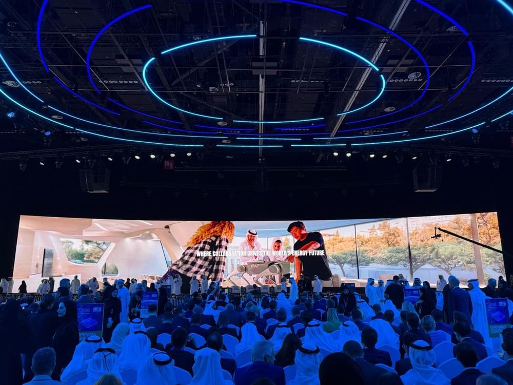 ADIPEC 2025 começa em Abu Dhabi com presença internacional recorde