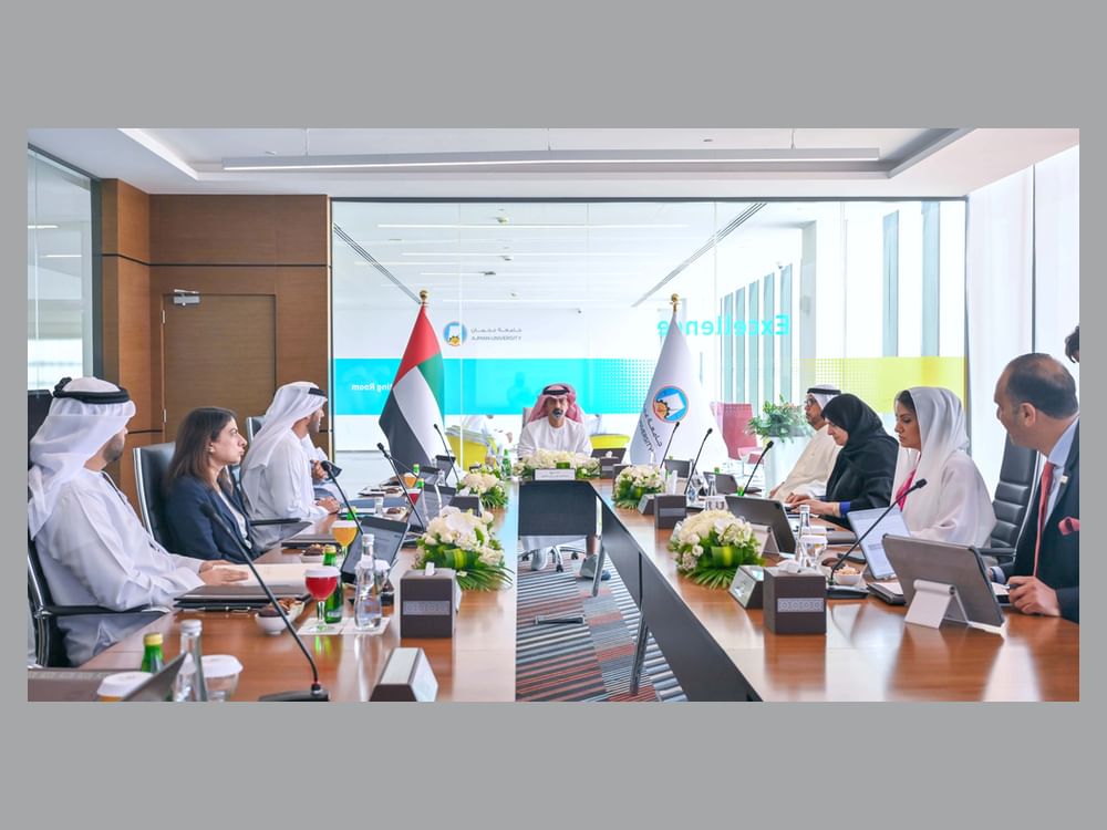 عمار بن حميد يترأس اجتماع مجلس أمناء جامعة عجمان ويشدد على دورها في بناء اقتصاد معرفي