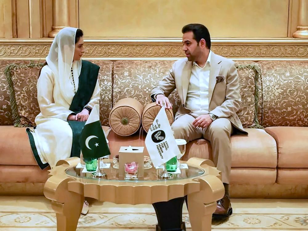 الأمين العام لجائزة زايد للأخوّة الإنسانية يلتقي السيدة الأولى في باكستان