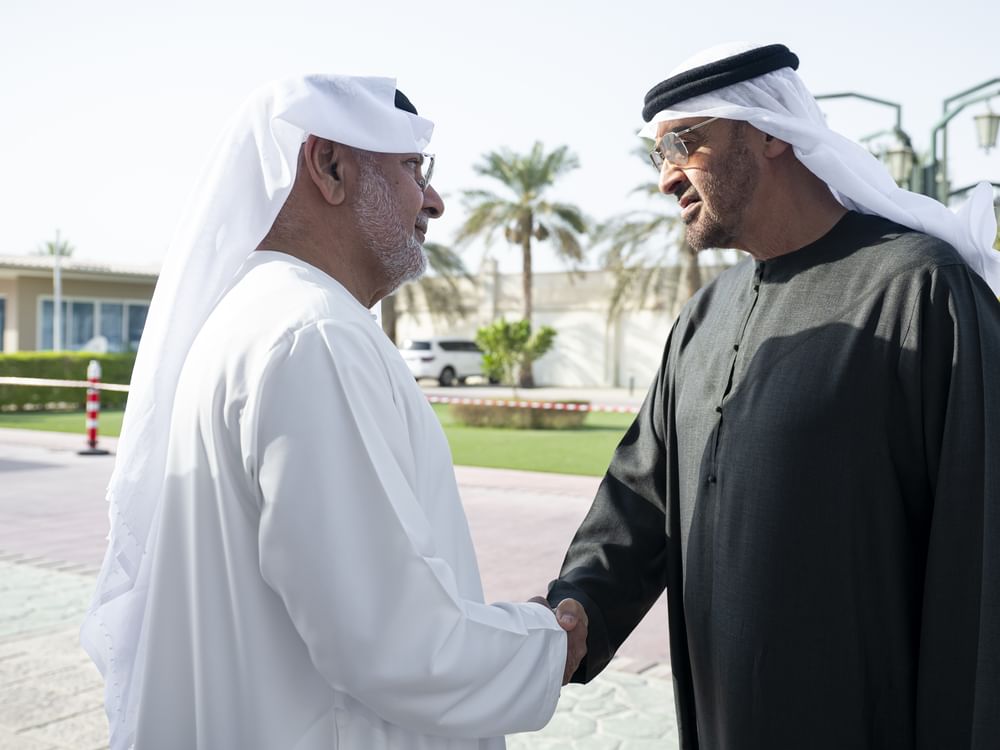 رئيس الدولة يقدم واجب العزاء في وفاة حسين خانصاحب
