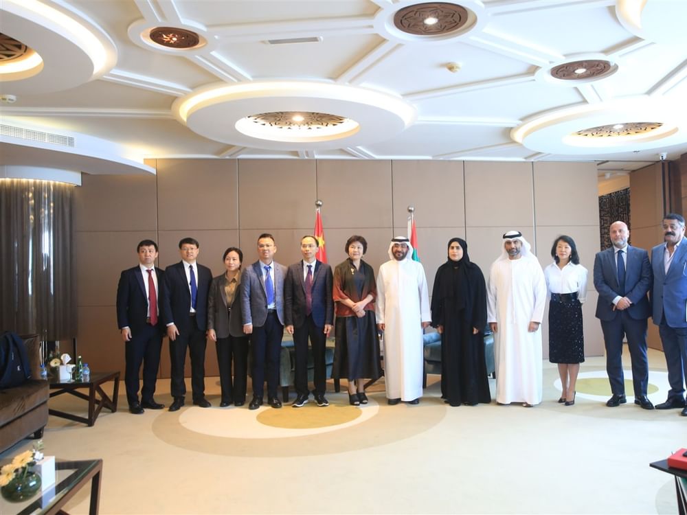 وفد صيني يزور غرفة رأس الخيمة لبحث فرص التعاون