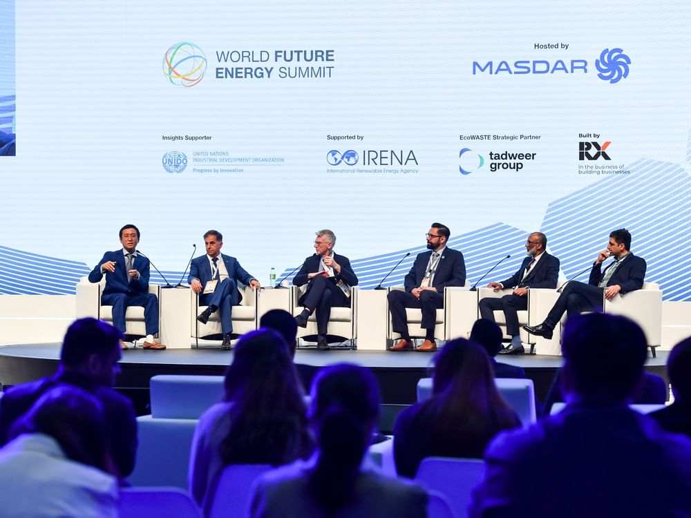 "قمة طاقة المستقبل 2025" تحتضن منتدى مستقبل النقل بأبوظبي