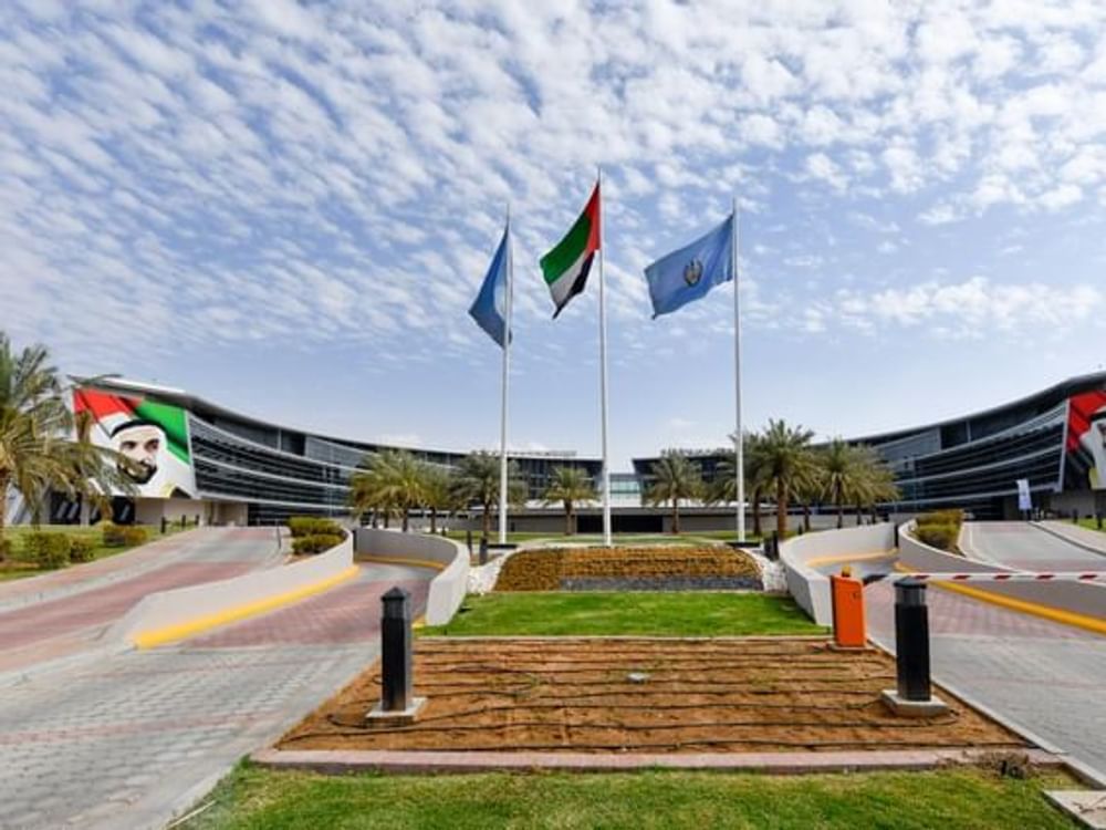 جامعة الإمارات تطلق مركز بحوث البيئة الصحراوية