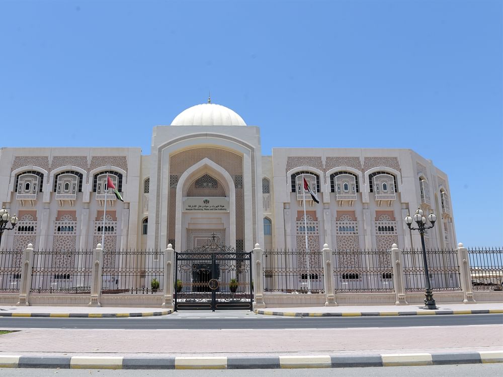 كهرباء الشارقة توفر خدماتها للمرحلة الأولى من مشروع مزرعة مليحة للألبان