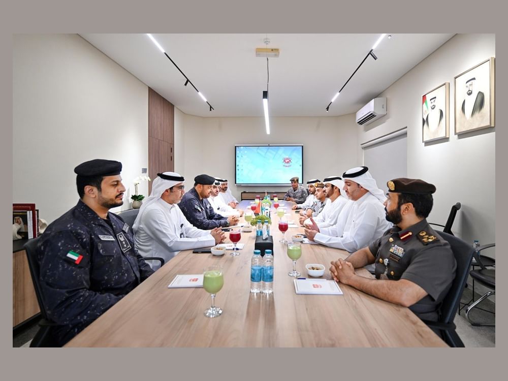 شرطة الشارقة تعزز التكامل الأمني والجمركي في منفذ خطمة ملاحة