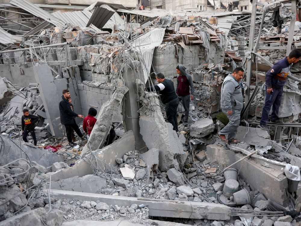 17 martyrs tués dans le bombardement israélien de deux abris et de plusieurs zones à Gaza