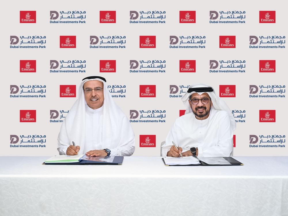 توقيع اتفاقية إنشاء مشروع سكني يستوعب 12 ألفاً من أطقم الضيافة بطيران الإمارات