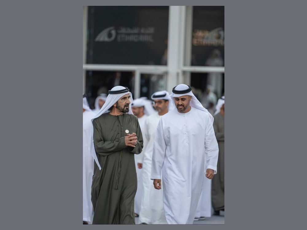 Theyab bin Mohamed bin Zayed envia mensagem a Mohammed bin Rashid após viagem pela Etihad Rail