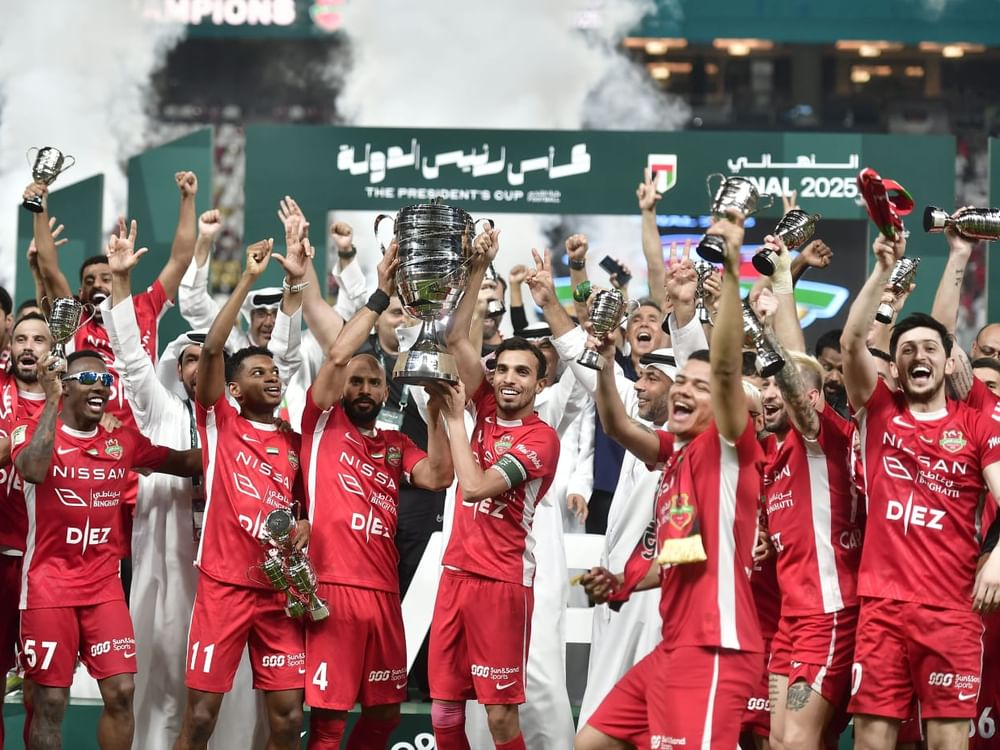 لاعبو شباب الأهلي: روح الفريق والعمل الجماعي وراء التتويج بلقب الكأس