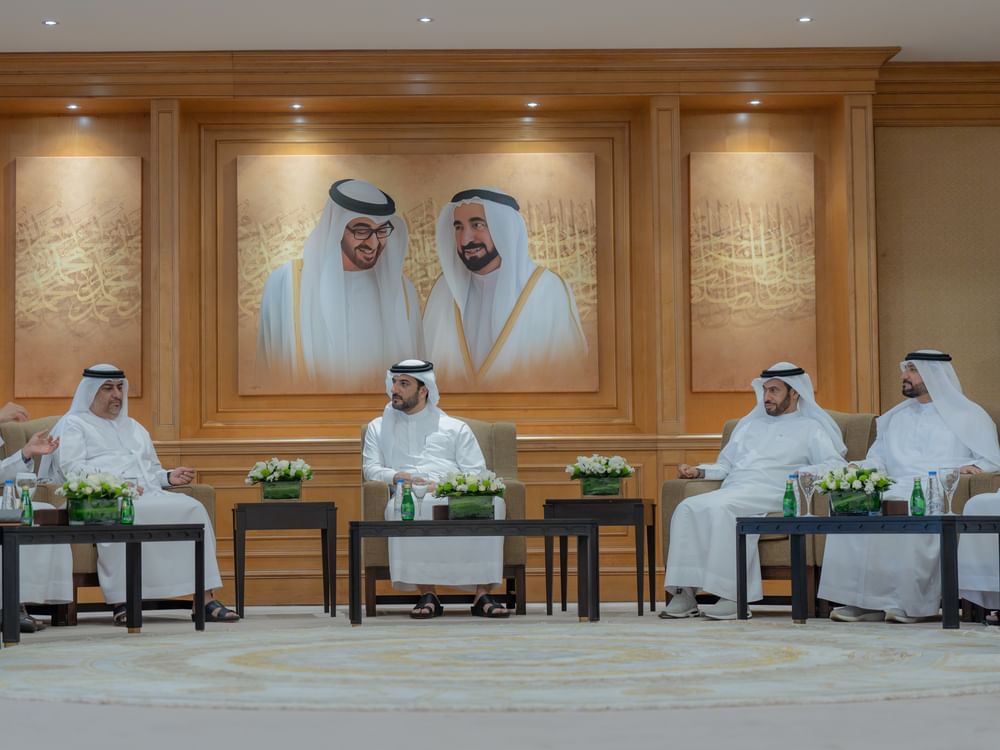 Sultan bin Ahmed receives DIFC Courts delegation