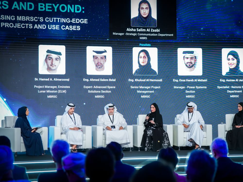 الإمارات تستعرض مشاريعها الفضائية في