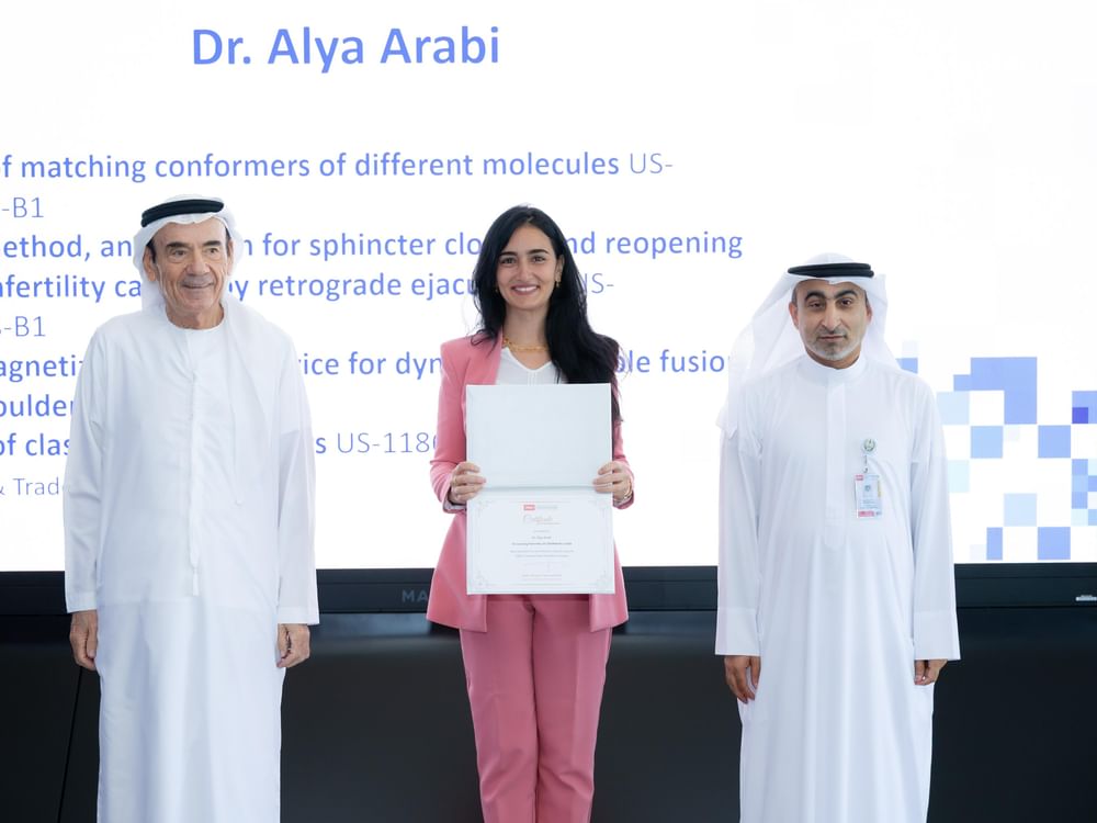 باحثة من جامعة الإمارات تحصد 4 براءات اختراع في تصميم الأدوية والأجهزة الطبية