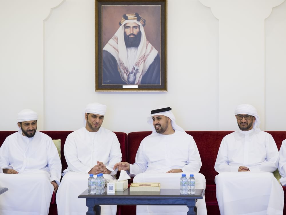 ذياب بن محمد بن زايد يُقدّم واجب العزاء في وفاة صبحا حمدان الكتبي